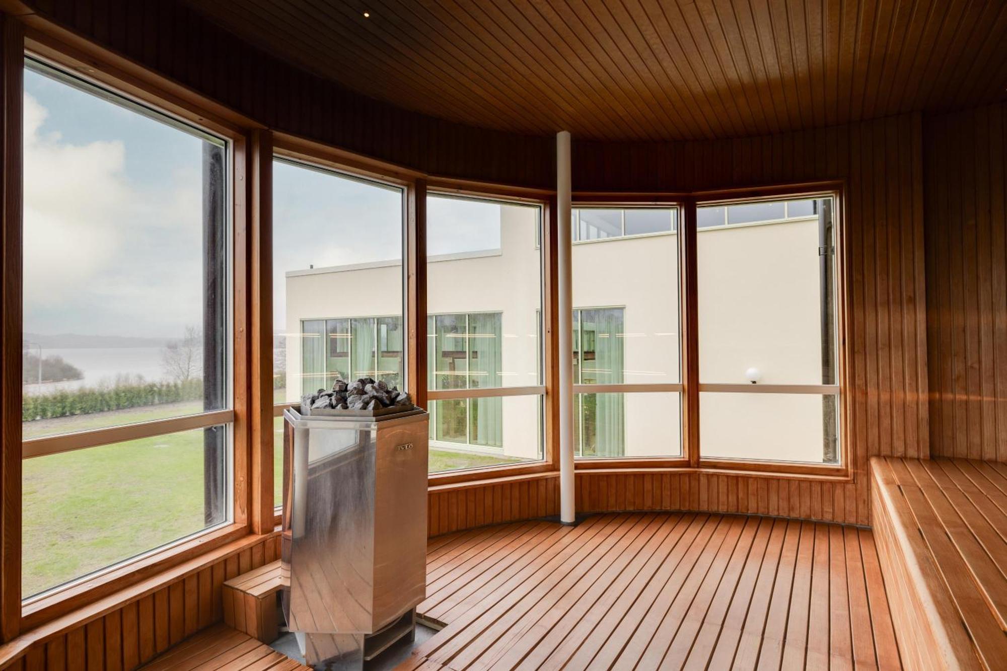 Hjortviken Country Club Hotel Hindas Exterior photo